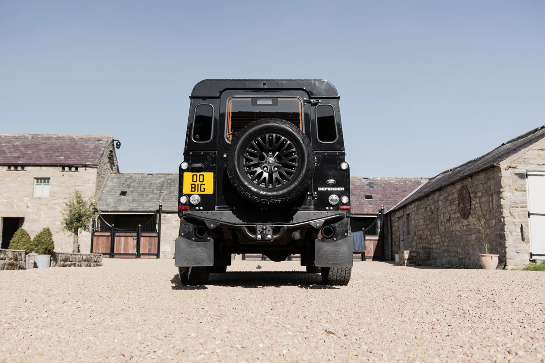 2016 Land Rover Defender 110 - Image 7 of 31