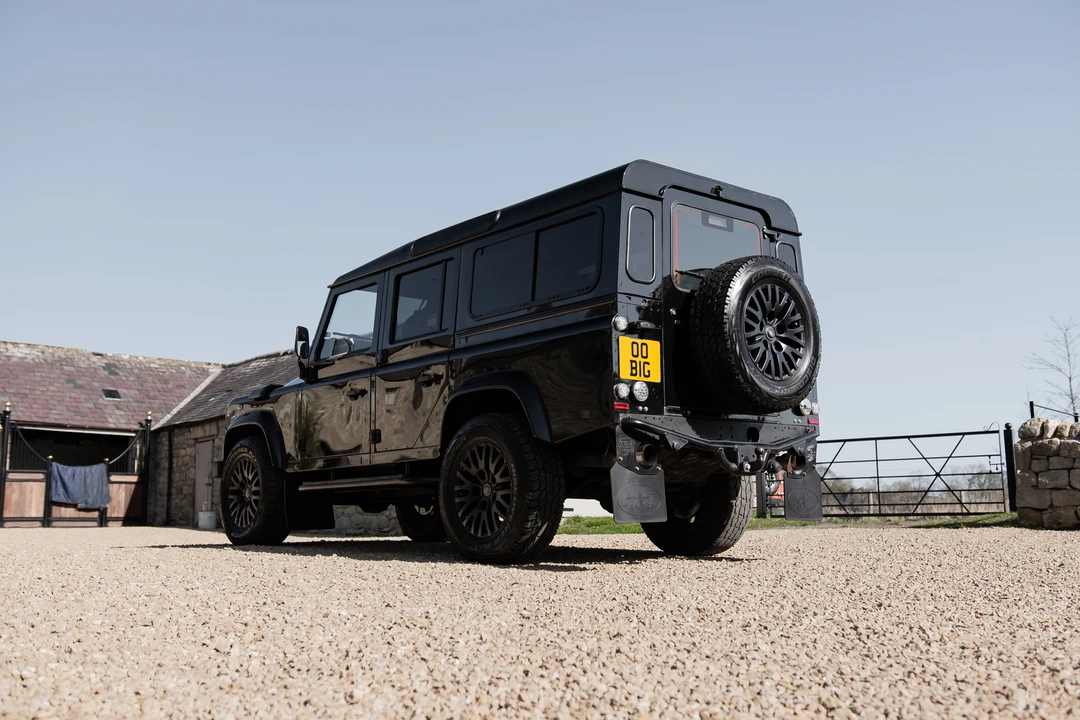 2016 Land Rover Defender 110 - Image 6 of 31