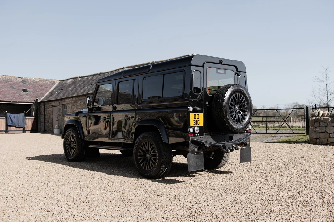 2016 Land Rover Defender 110 - Image 14 of 31
