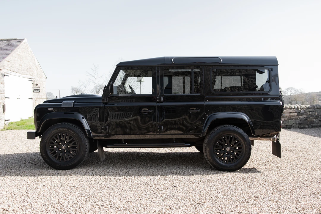 2016 Land Rover Defender 110 - Image 13 of 31