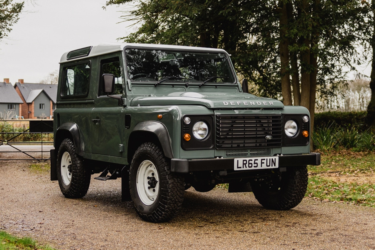 2016 LAND ROVER DEFENDER 90 - 39 MILES