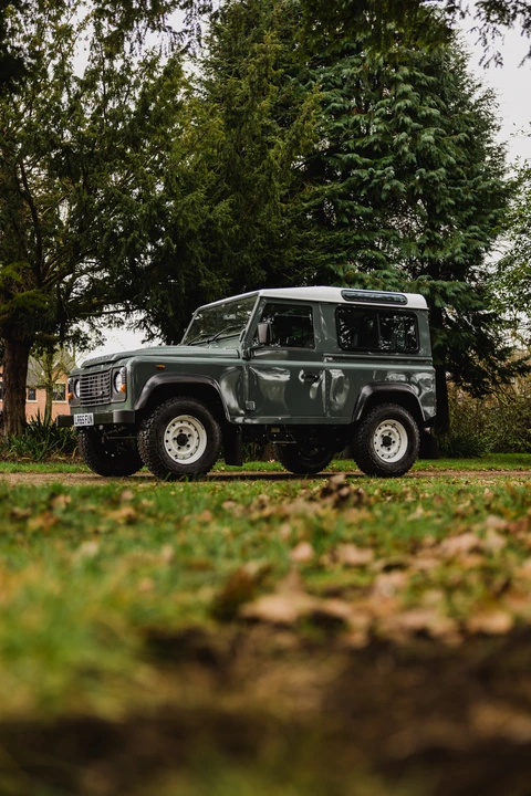 2016 Land Rover Defender 90 - Image 25 of 31