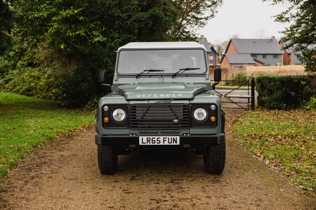 2016 Land Rover Defender 90 - Image 3 of 31