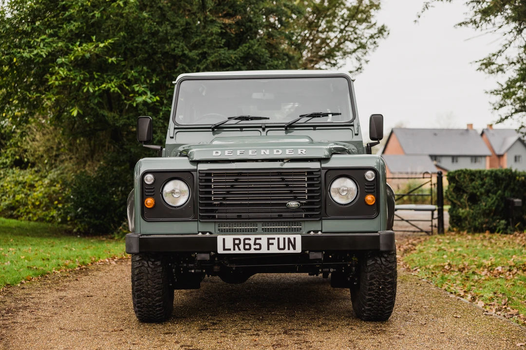 2016 Land Rover Defender 90 - Image 11 of 31