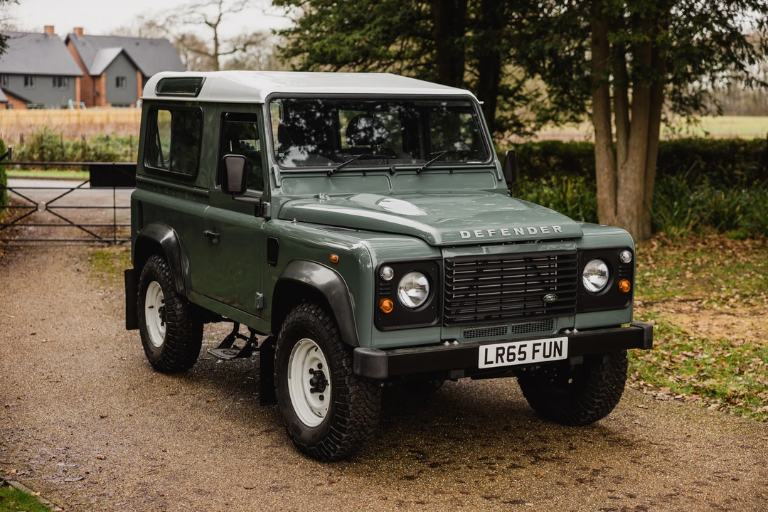 2016 Land Rover Defender 90 - Image 12 of 31