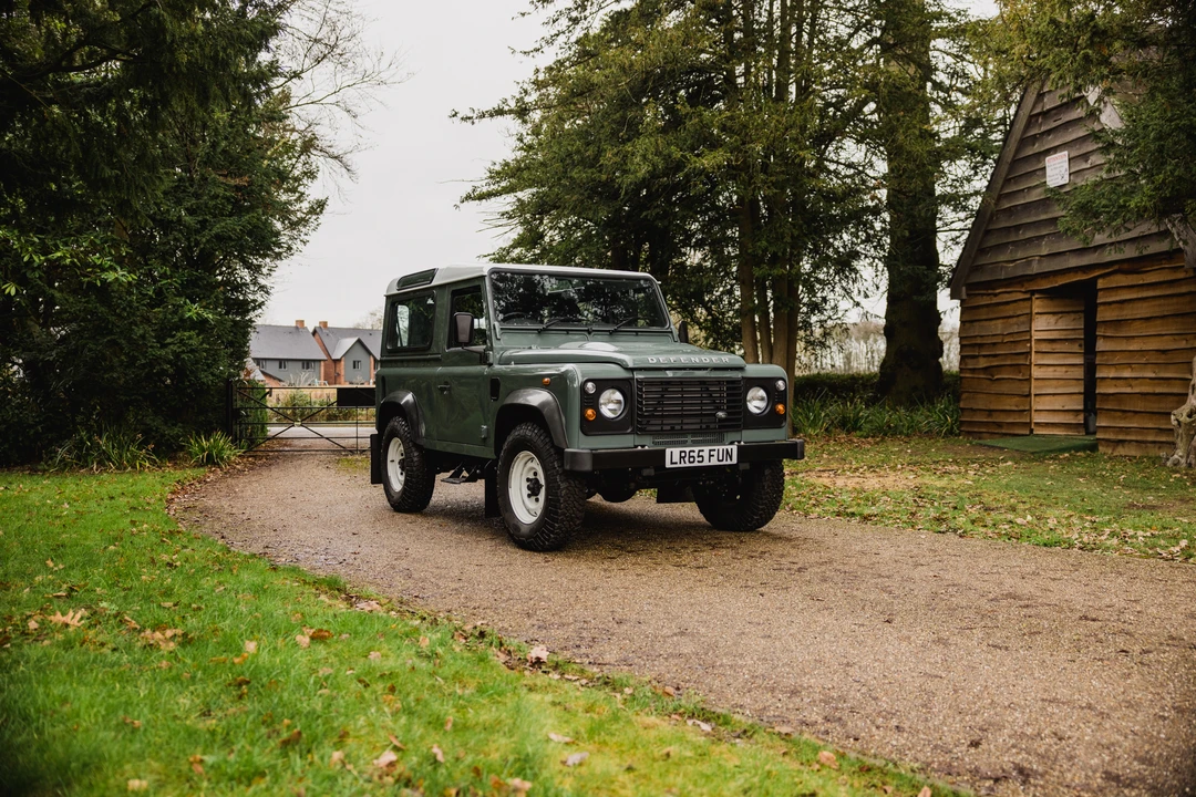 2016 Land Rover Defender 90 - Image 18 of 31