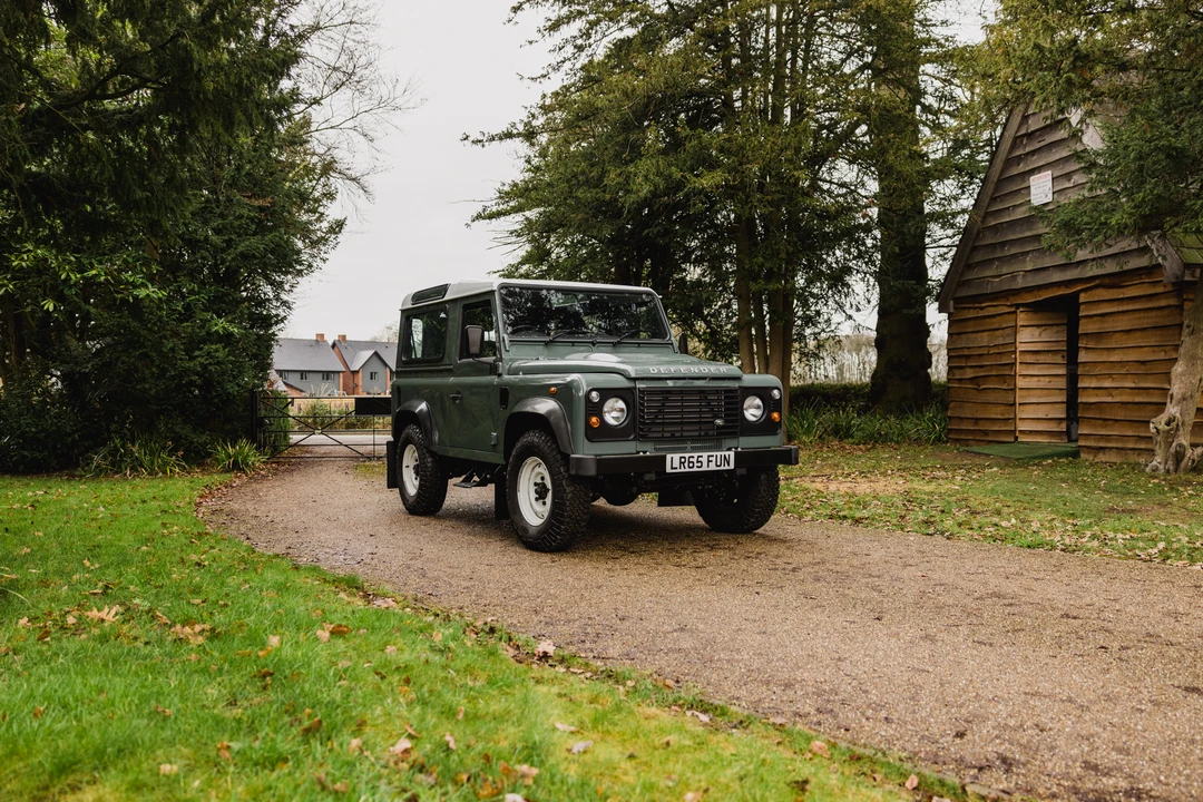 2016 Land Rover Defender 90 - Image 19 of 31