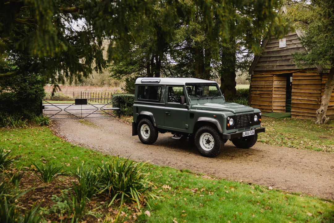 2016 Land Rover Defender 90 - Image 20 of 31
