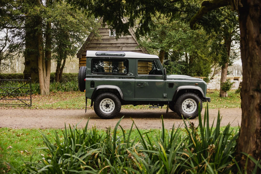 2016 Land Rover Defender 90 - Image 23 of 31