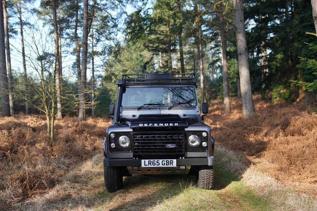 2016 Land Rover Defender 110 - Image 3 of 31