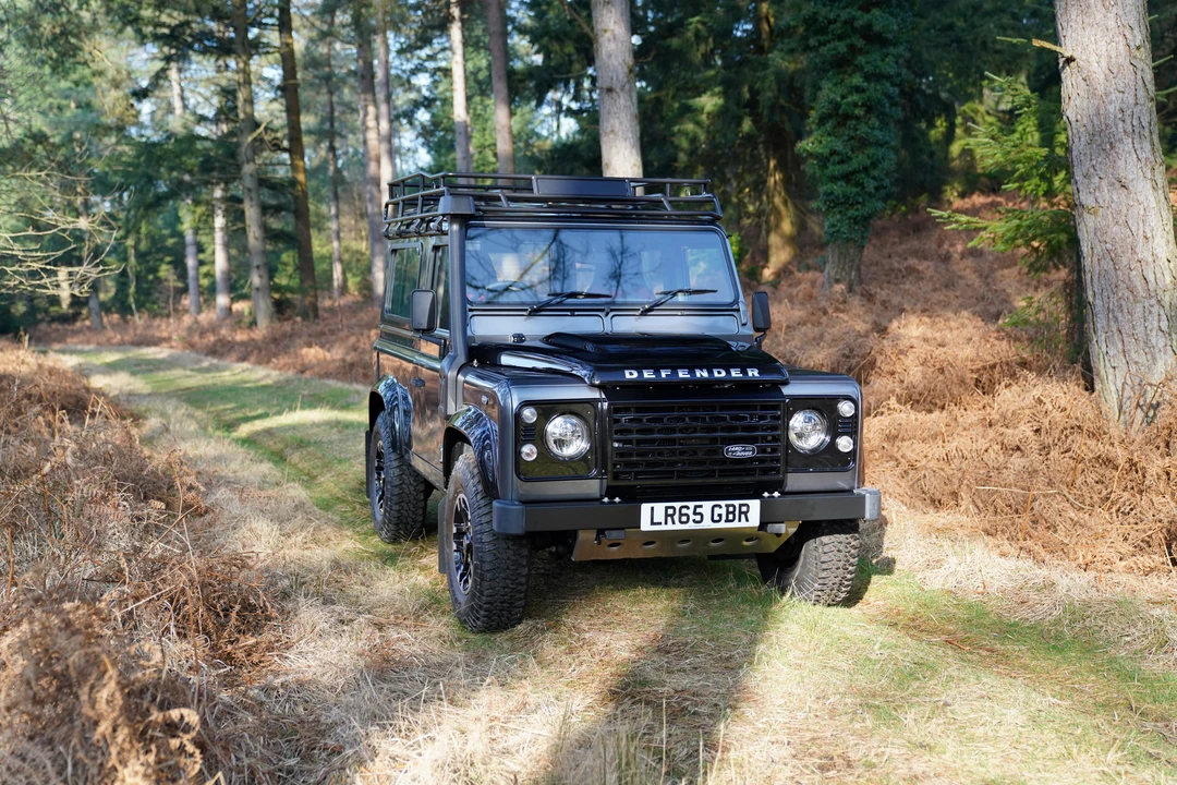 2016 Land Rover Defender 110 - Image 4 of 31