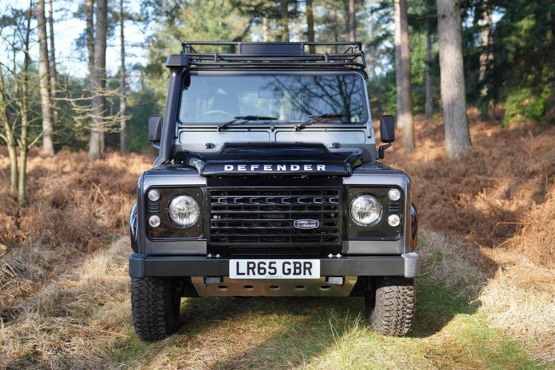 2016 Land Rover Defender 110 - Image 7 of 31