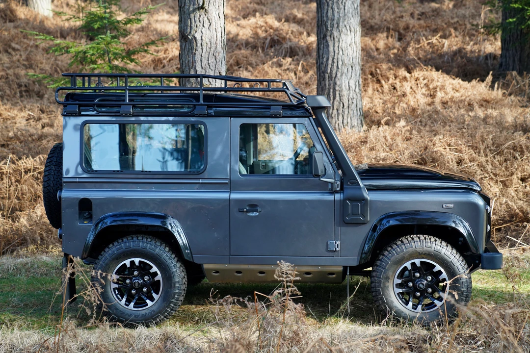 2016 Land Rover Defender 110 - Image 12 of 31