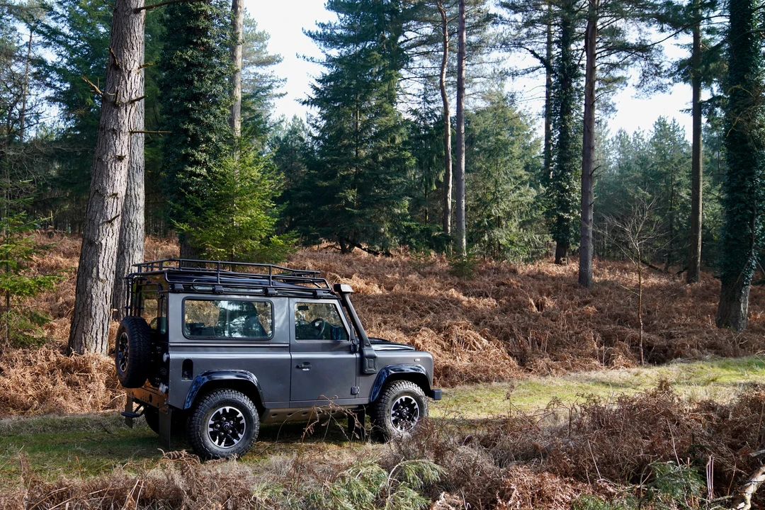 2016 Land Rover Defender 110 - Image 14 of 31