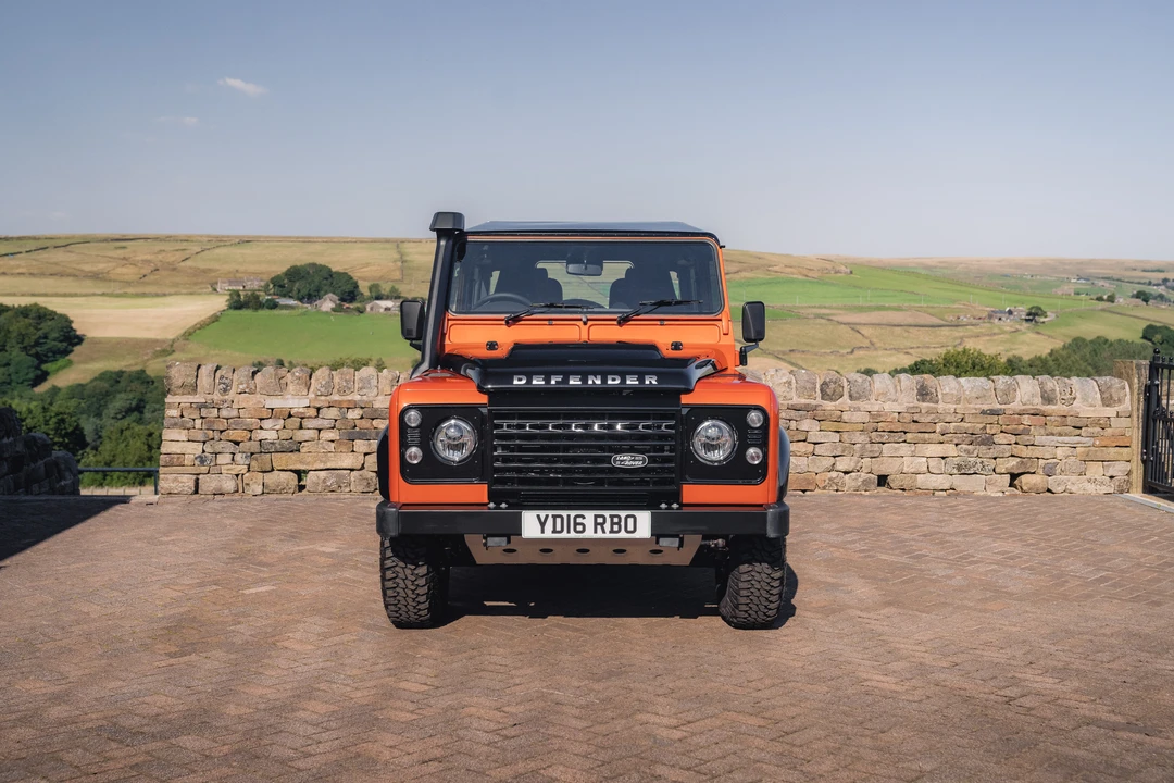 2016 Land Rover Defender 90 - Image 3 of 31