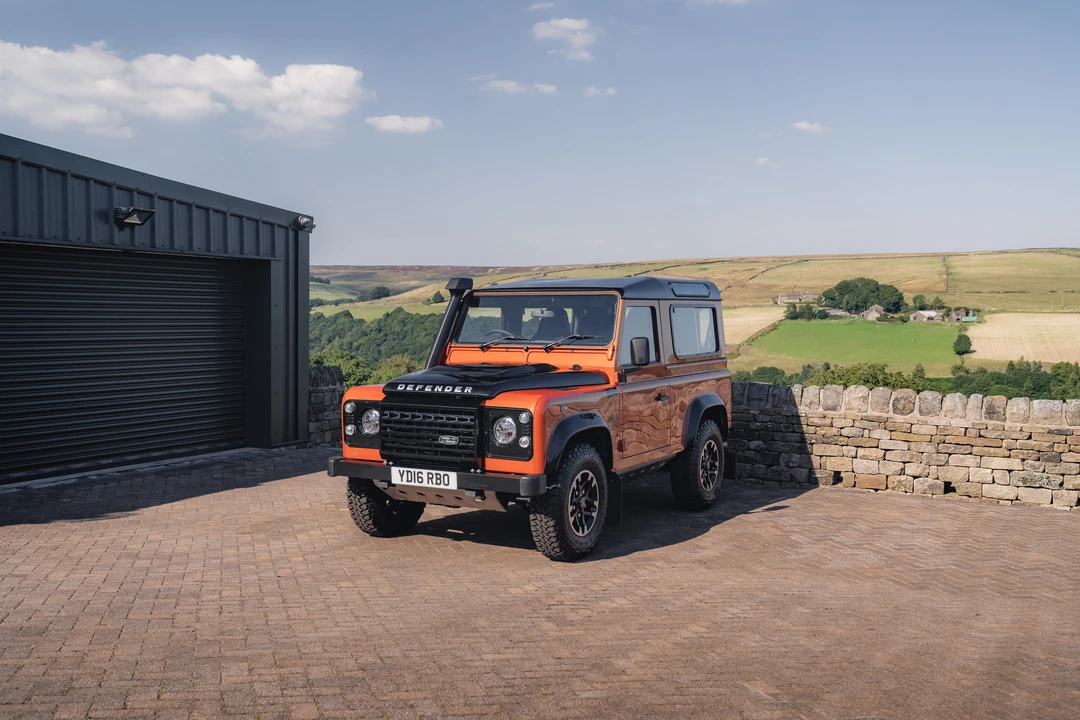 2016 Land Rover Defender 90 - Image 4 of 31
