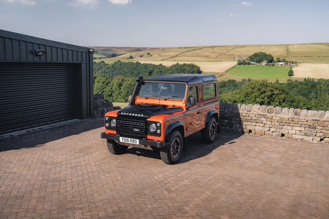 2016 Land Rover Defender 90 - Image 11 of 31