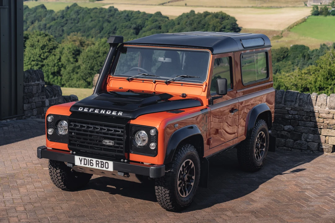 2016 Land Rover Defender 90 - Image 21 of 31