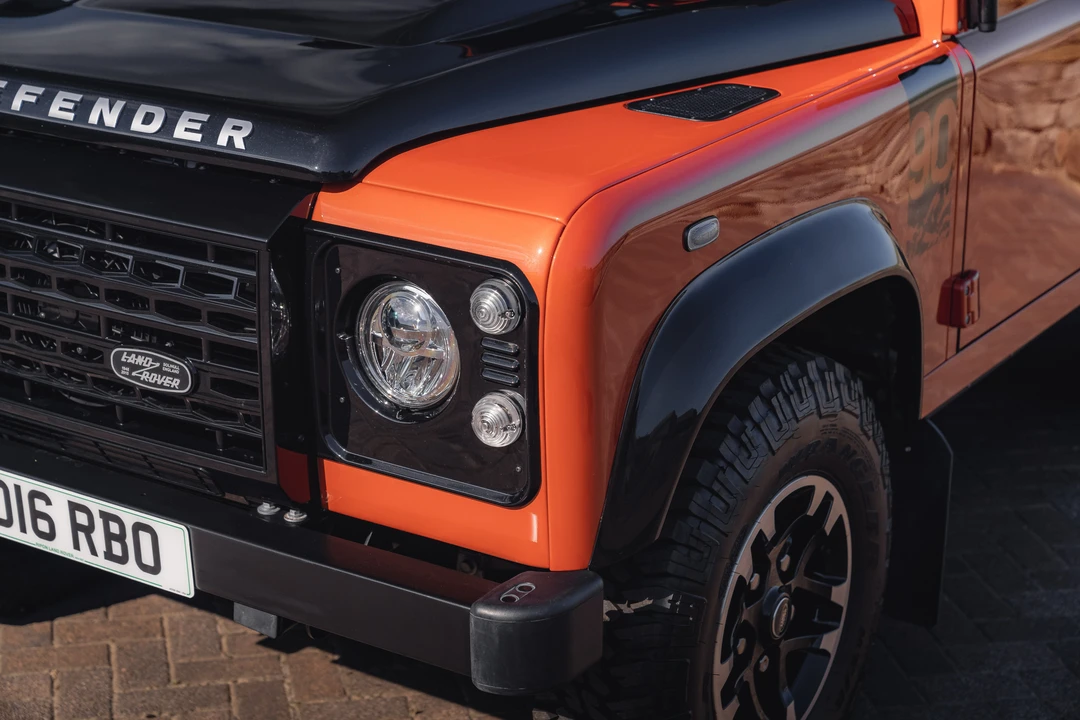 2016 Land Rover Defender 90 - Image 23 of 31
