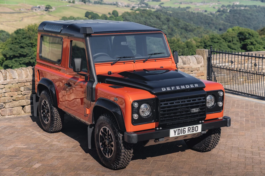 2016 Land Rover Defender 90 - Image 26 of 31