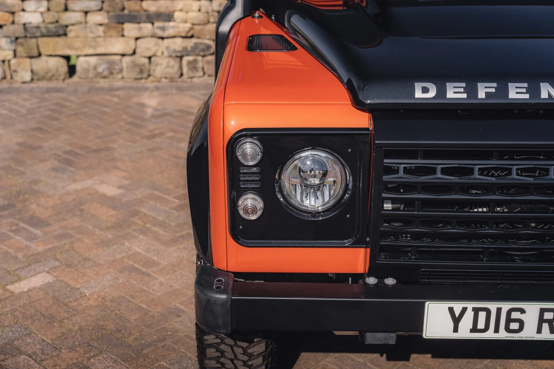 2016 Land Rover Defender 90 - Image 29 of 31