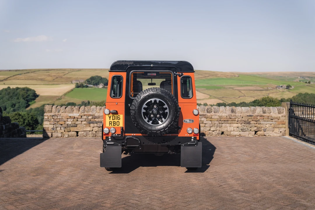 2016 Land Rover Defender 90 - Image 13 of 31