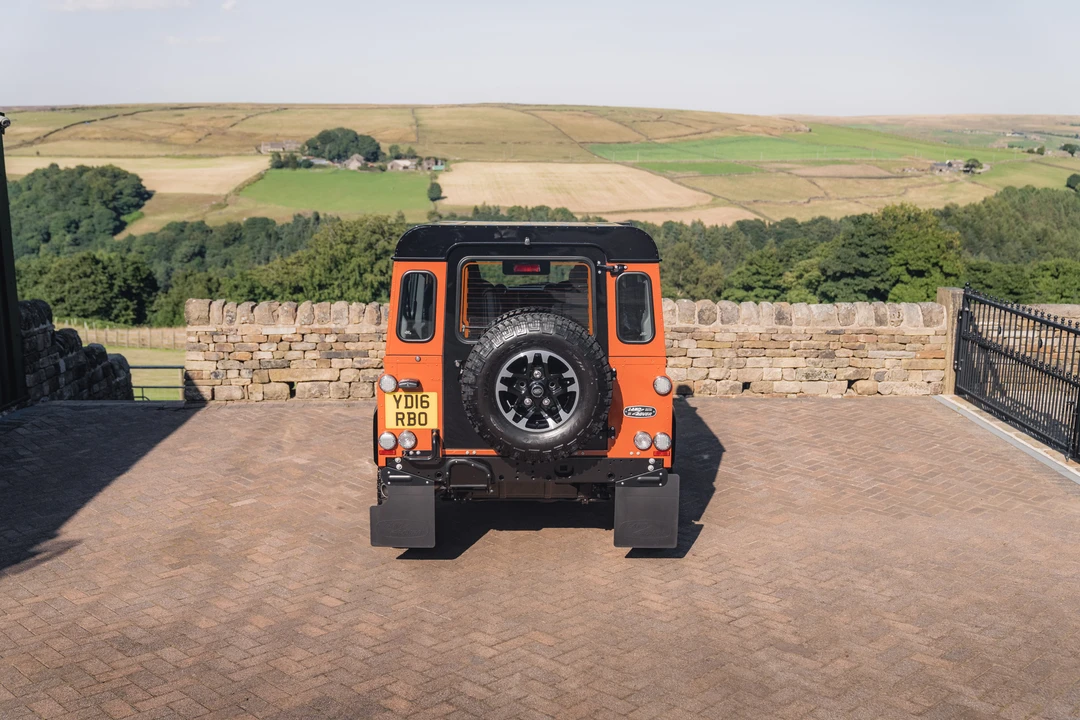 2016 Land Rover Defender 90 - Image 7 of 31