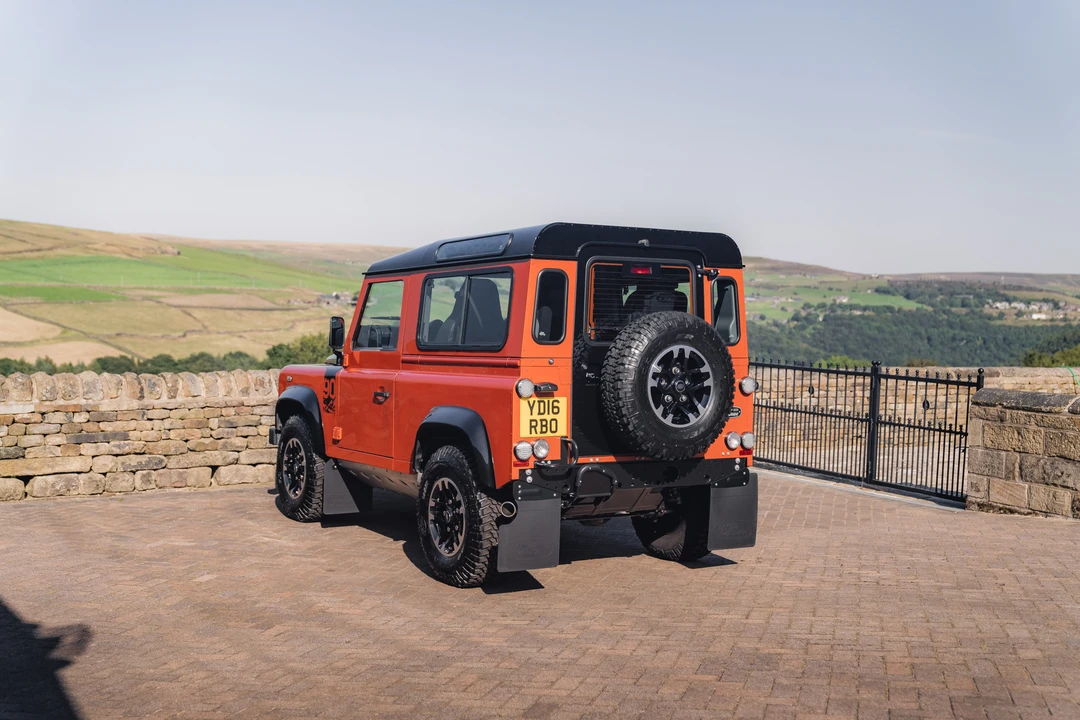2016 Land Rover Defender 90 - Image 6 of 31