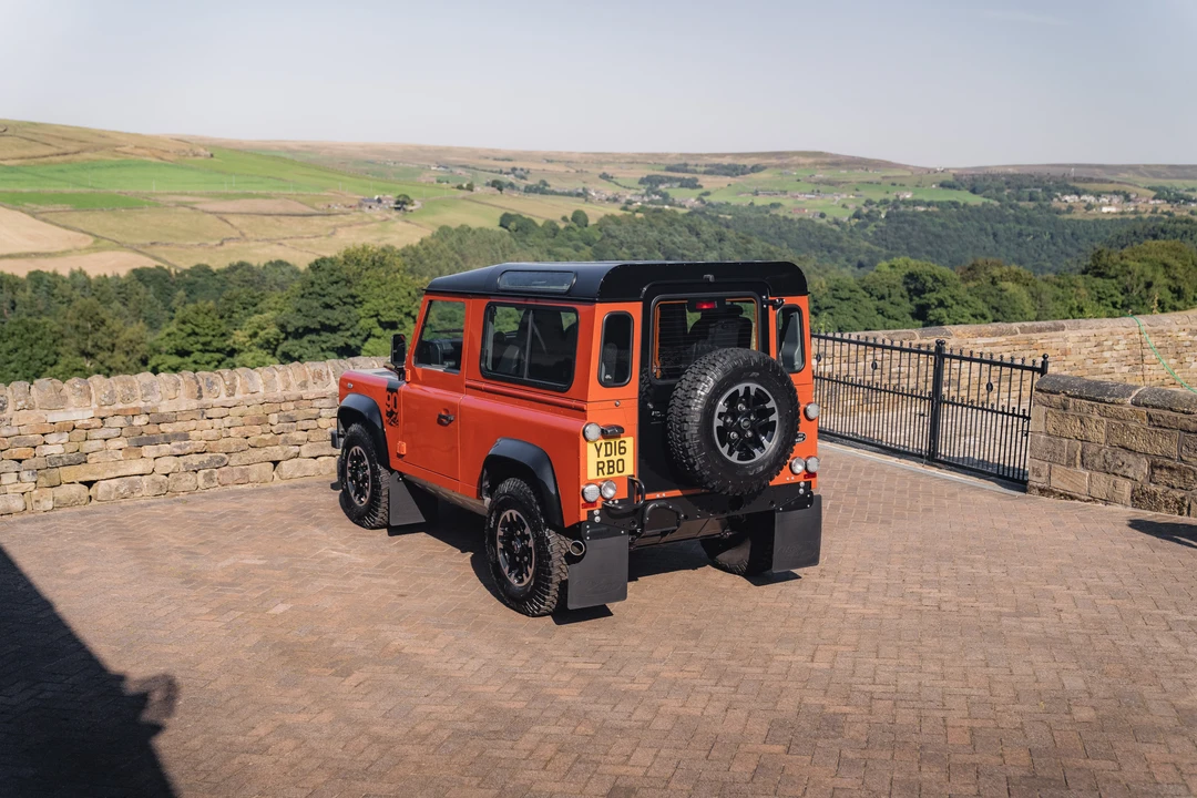 2016 Land Rover Defender 90 - Image 12 of 31
