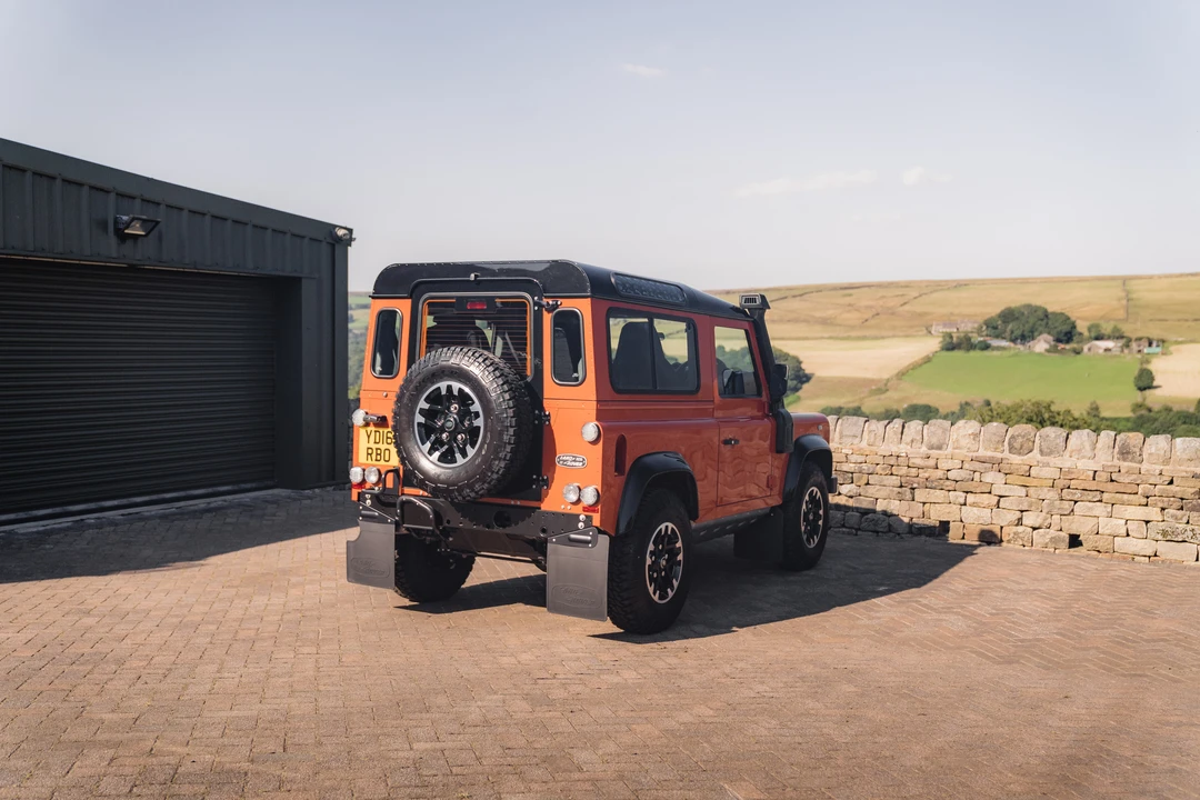 2016 Land Rover Defender 90 - Image 8 of 31