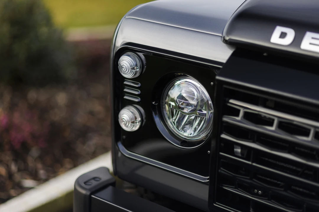 2016 Land Rover Defender 90 - Image 25 of 31