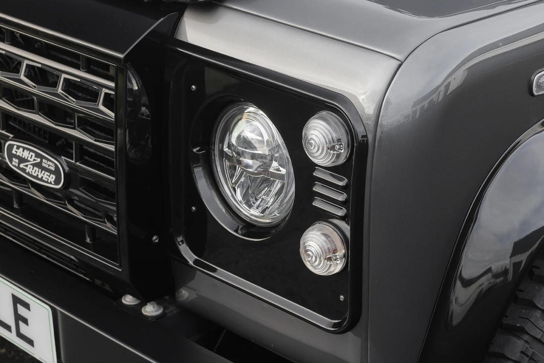 2016 Land Rover Defender 90 - Image 29 of 31