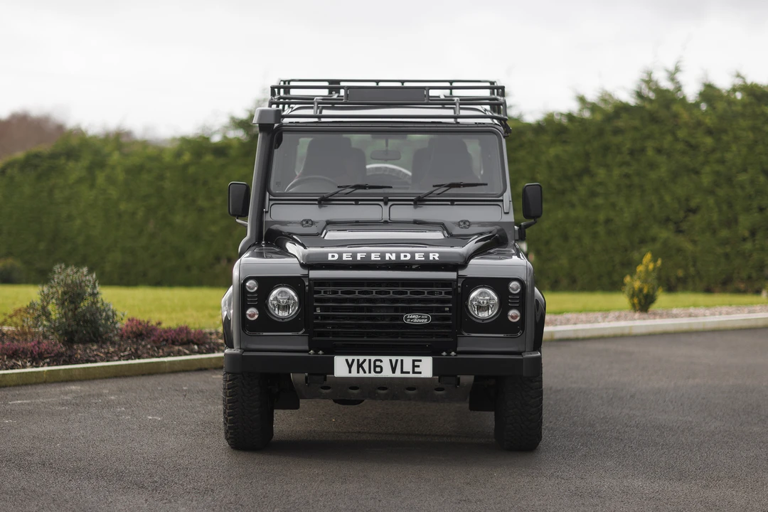 2016 Land Rover Defender 90 - Image 3 of 31