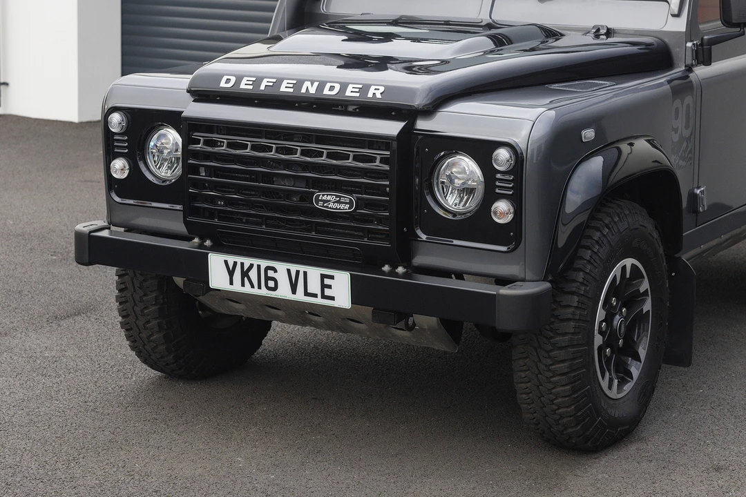 2016 Land Rover Defender 90 - Image 21 of 31