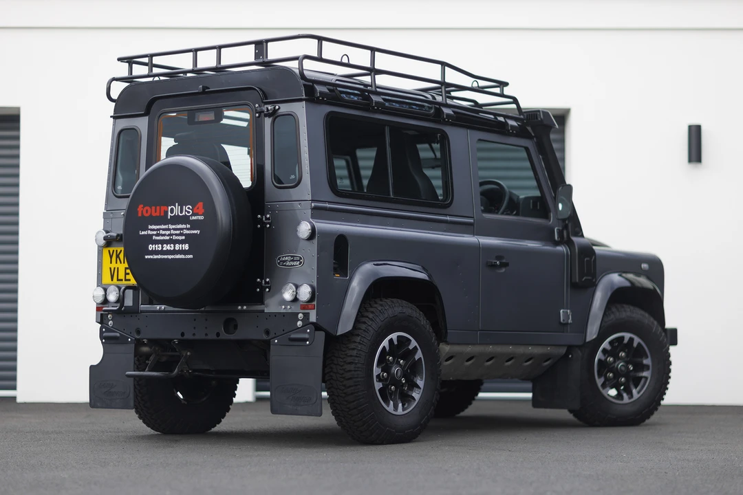 2016 Land Rover Defender 90 - Image 16 of 31