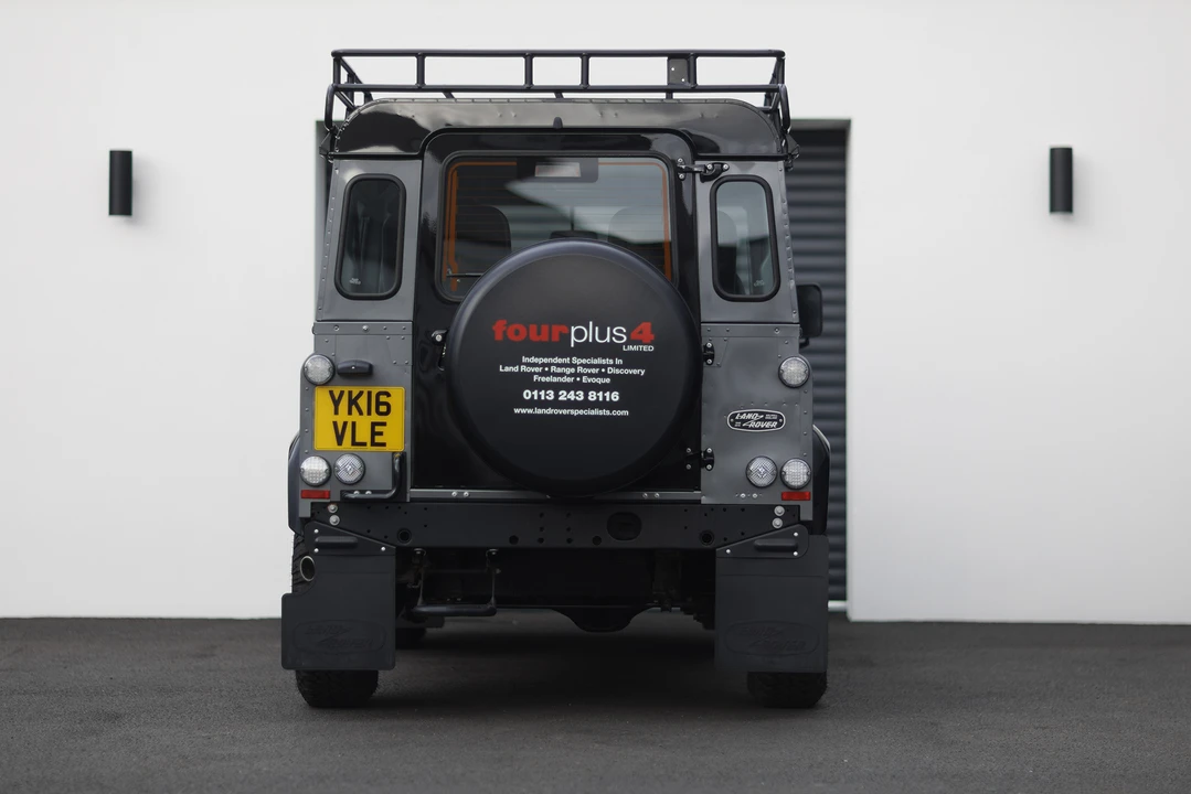 2016 Land Rover Defender 90 - Image 15 of 31