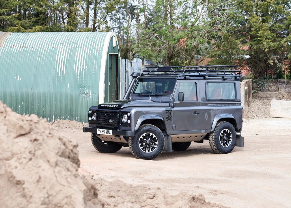 2016 Land Rover Defender 90 - Image 9 of 31