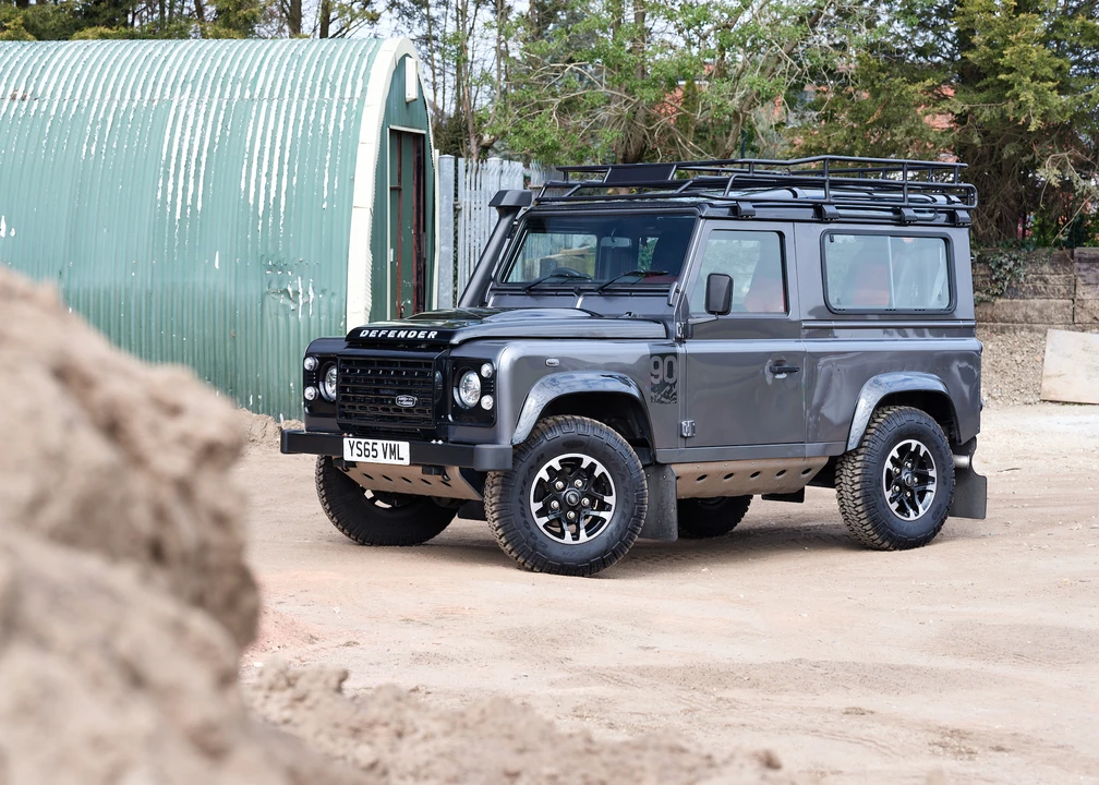 2016 Land Rover Defender 90 - Image 11 of 31