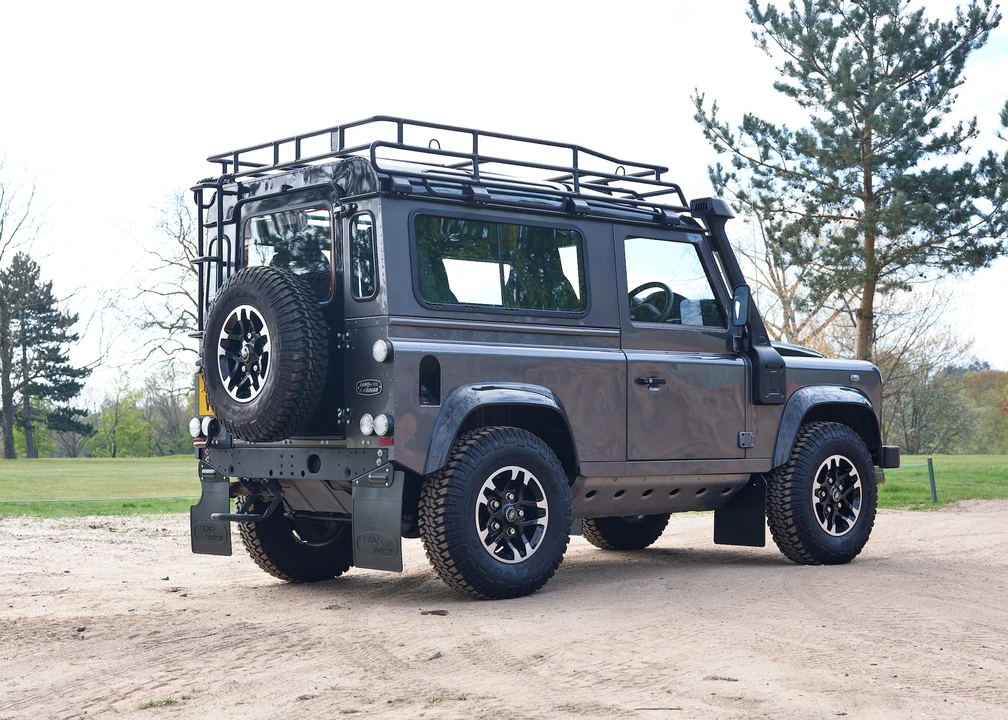 2016 Land Rover Defender 90 - Image 21 of 31