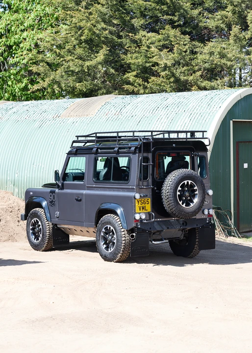 2016 Land Rover Defender 90 - Image 16 of 31