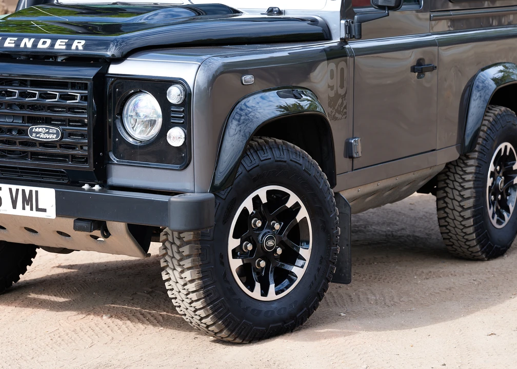 2016 Land Rover Defender 90 - Image 30 of 31