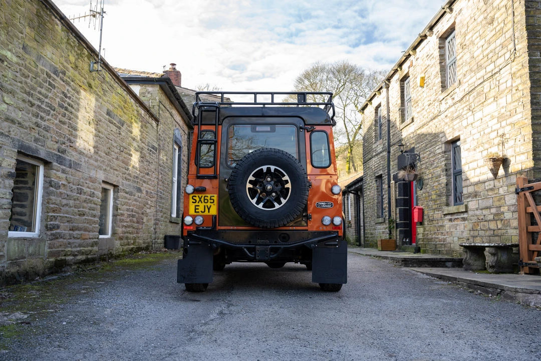 2016 Land Rover Defender 90 - Image 12 of 31