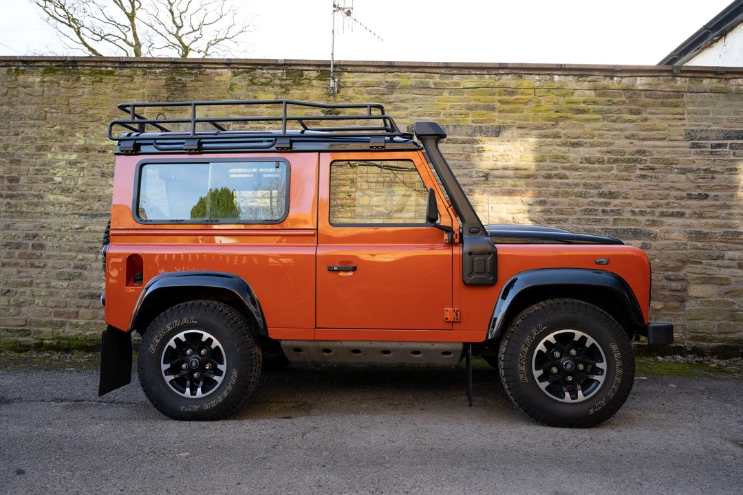 2016 Land Rover Defender 90 - Image 16 of 31