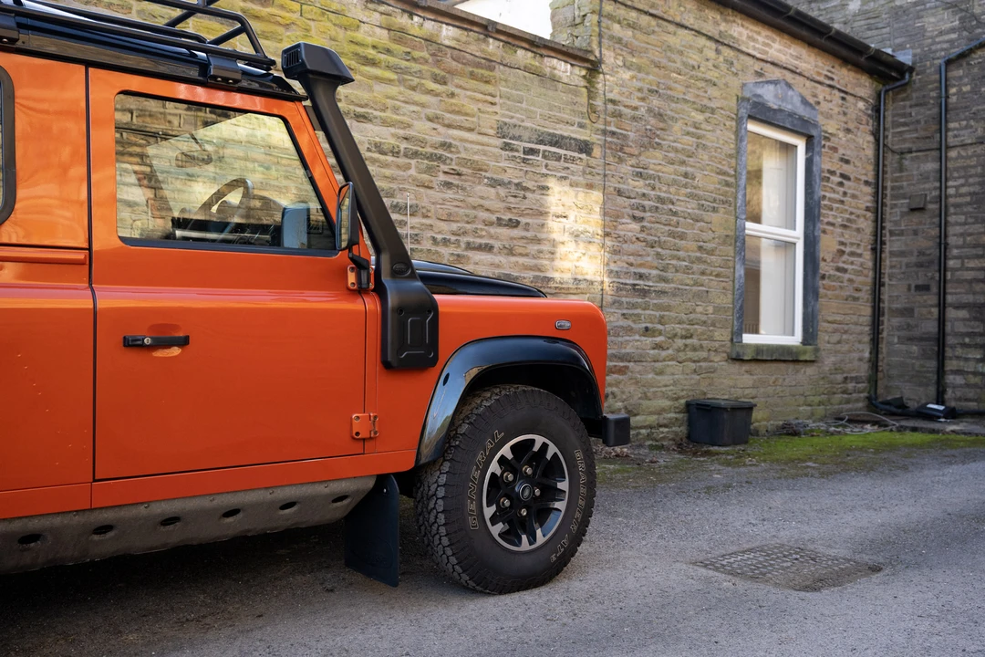 2016 Land Rover Defender 90 - Image 18 of 31