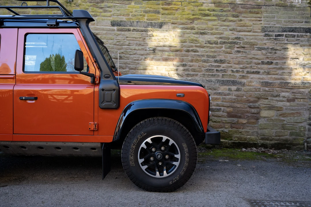 2016 Land Rover Defender 90 - Image 20 of 31