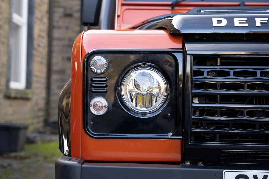 2016 Land Rover Defender 90 - Image 24 of 31