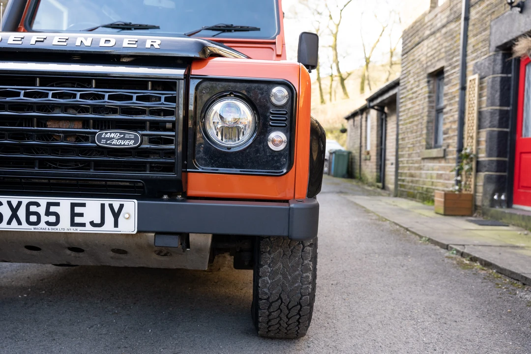 2016 Land Rover Defender 90 - Image 25 of 31