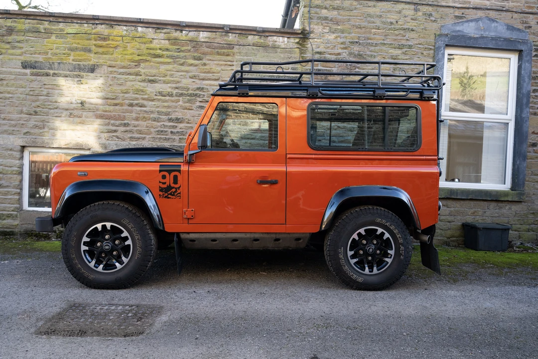 2016 Land Rover Defender 90 - Image 9 of 31