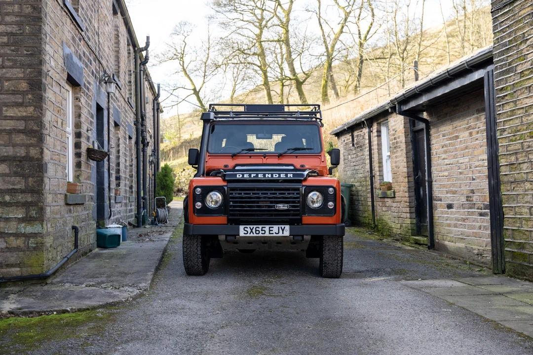 2016 Land Rover Defender 90 - Image 6 of 31