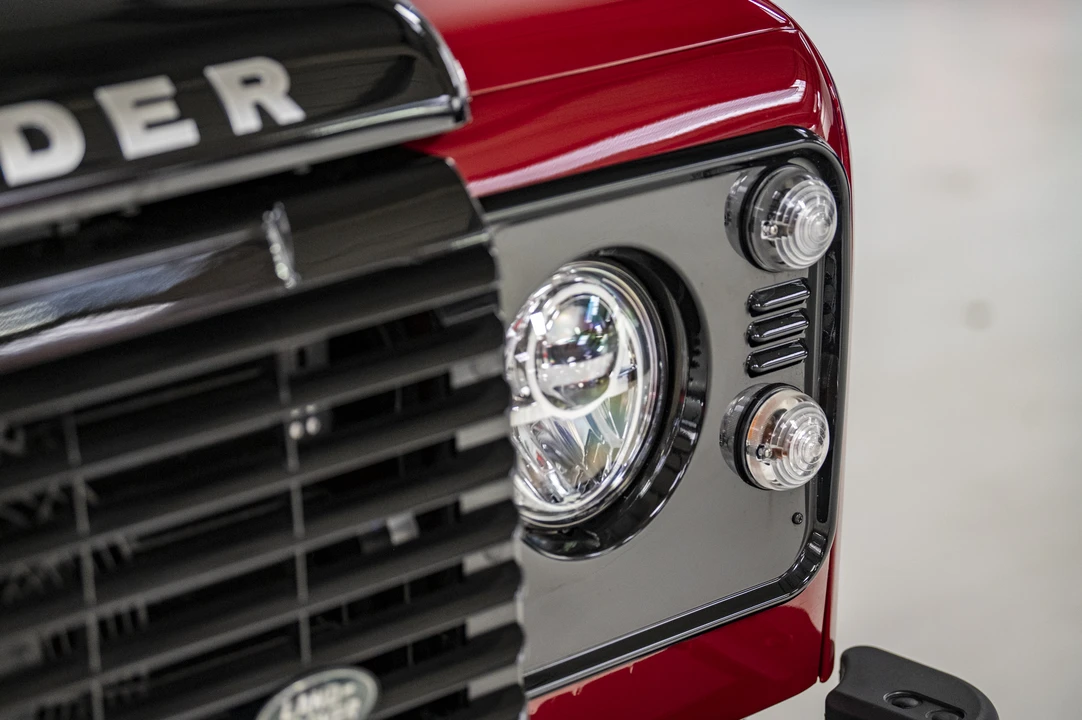 2016 Land Rover Defender 90 - Image 20 of 31